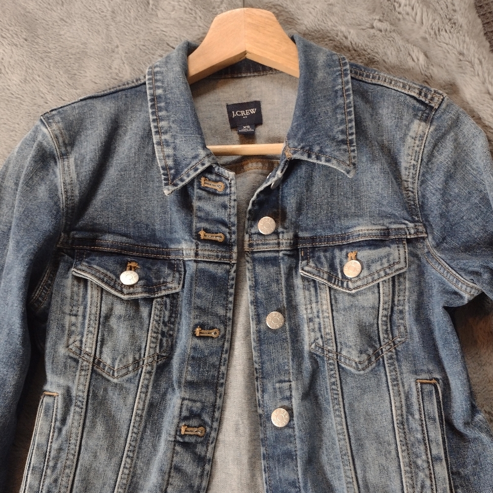J.Crew Women's Never Worn! Classic Jean Jacket 😍 - Picture 9 of 11